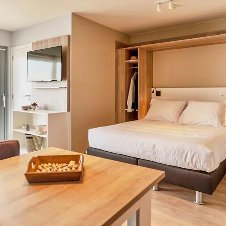 Holiday Suites Blankenberge Апартаменты *