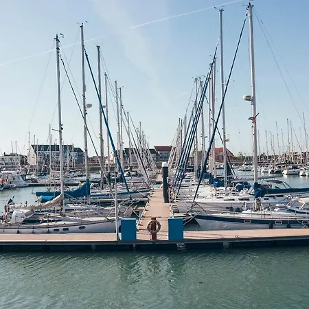 Апартаменты Holiday Suites Blankenberge Бланкенберге