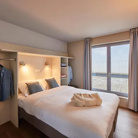 Holiday Suites Blankenberge Апартаменты *